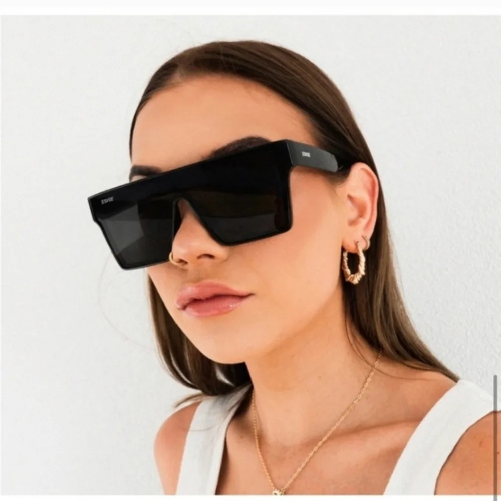 Quay hindsight matte black flat top shield‎ oversized unisex sunglasses new